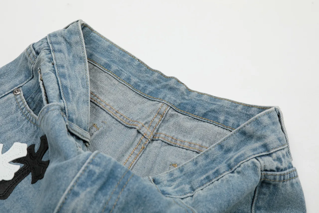 KE971#P240 The only correct leather label version on the market Chrome Hearts CH Cross embroidery distressed jeans Top ceiling quality 100% correct version The correct version is here!  Believe me this must be the best quality you will ever come across! ! Excellent value for money! !  Styles with different washes and textures are very friendly to people with thin legs and thick legs. The straight version is very flattering to the shape of the legs. The moderate length is timeless and easy to match. It is the basis of various styles and a must-have in the wardrobe! ! Add a little stacking to easily control this year's popular clean fit fabric. The fabric is stiff but the upper body is soft without losing texture. The sides and cuffs of some styles have a bone-wash effect. It's really hard not to love it! The outfit effect is immediate! ✅Correctly customize the Croxin metal leather label on the back panel. It is not sold directly with the cross on the finished jeans. 1:1 copying strives for excellence and the details are perfectly grasped. ✅The cross leather label is clear and smooth. Exquisite turning top craftsmanship. ✅Buttons, zippers and hardware are all customized versions of the Croxin LOGO. ✅High-cost washing process. Size: 28 30 32 34 36 (5 sizes)
